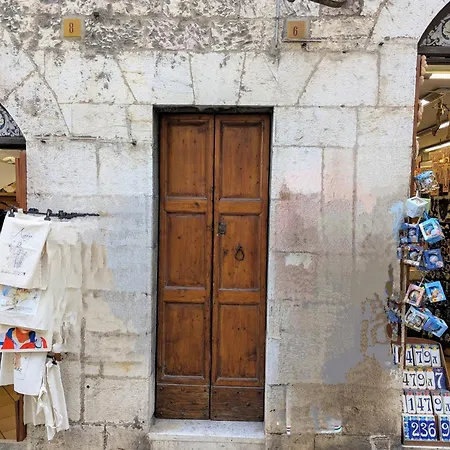 Dei Leoni * Assisi