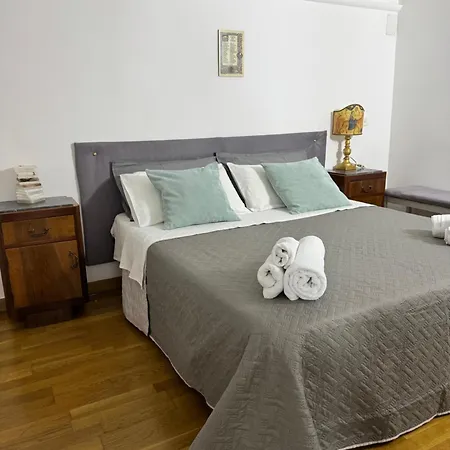 Dei Leoni - 50 Mt Dalla Basilica Di San Francesco Assisi