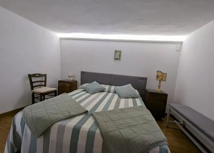 Dei Leoni - 50 Mt Dalla Basilica Di San Francesco *