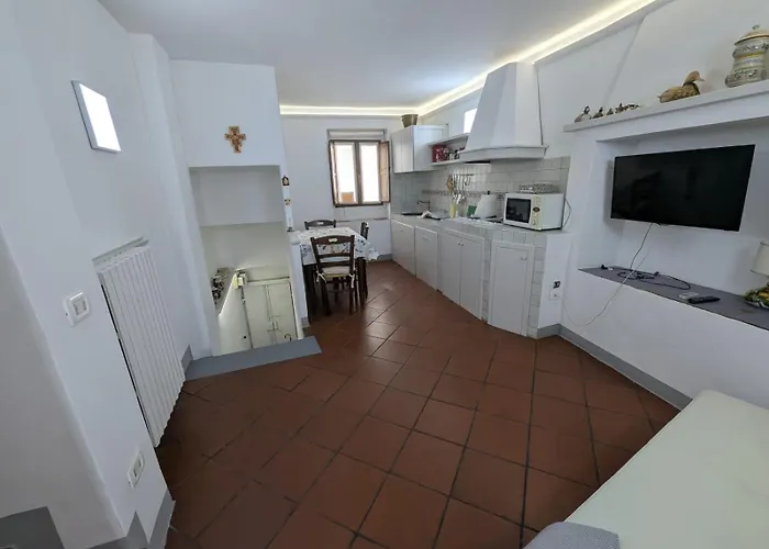 Dei Leoni - 50 Mt Dalla Basilica Di San Francesco