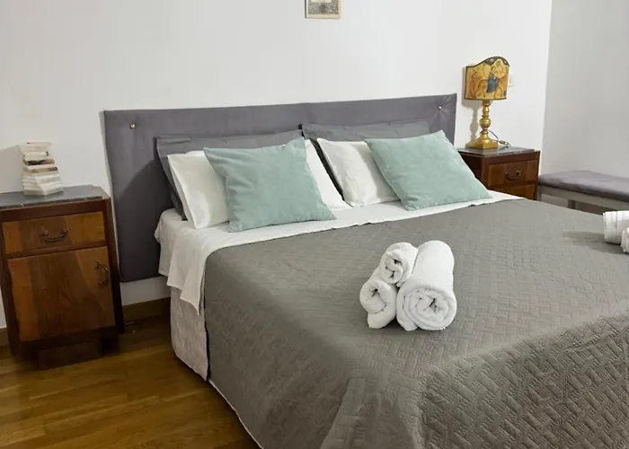 Dei Leoni - 50 Mt Dalla Basilica Di San Francesco Assisi